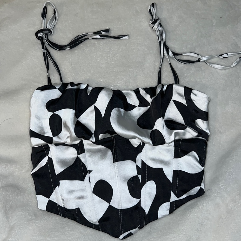 Black and white top